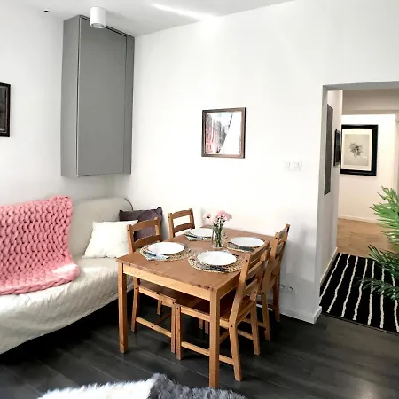 Peowiaków Queens * Lublin