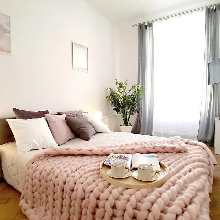 Peowiaków Queens * Lublin